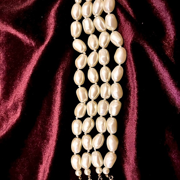 Vintage Carolee Pearl Four Strand Cream Colored Bracelet - Picture 7 of 8
